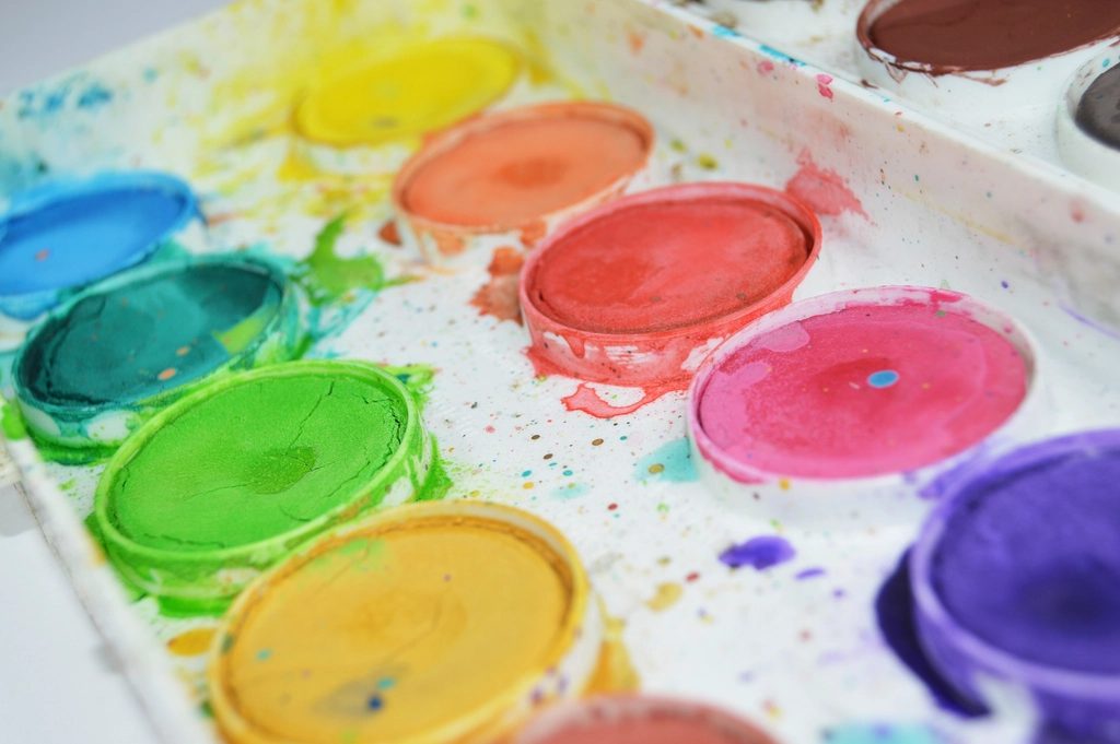 Pilihan warna dan palet desain grafis